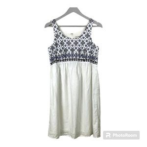 Loft Embroidered Sleeveless Dress White Blue Floral print Women's Size 6
